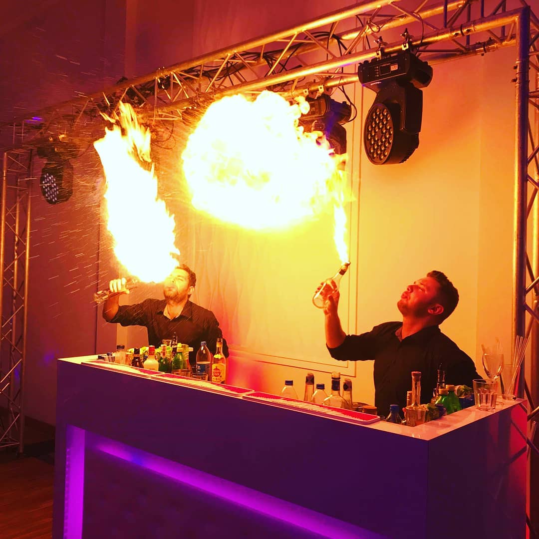Play The Flame – mobilny bar